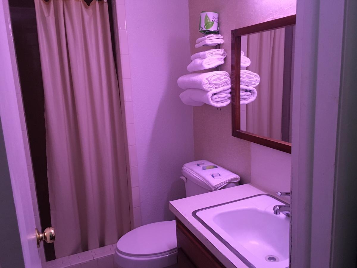 Skyliner Motel Stroud Esterno foto