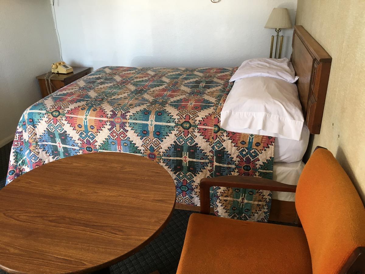 Skyliner Motel Stroud Esterno foto