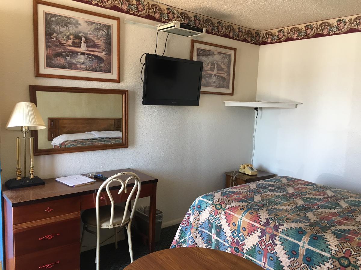 Skyliner Motel Stroud Esterno foto