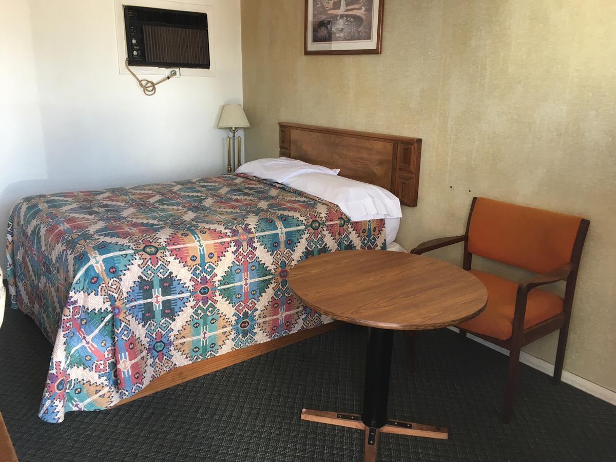 Skyliner Motel Stroud Esterno foto
