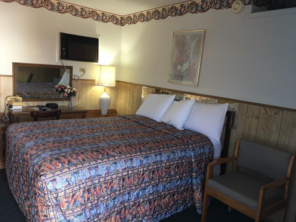 Skyliner Motel Stroud Esterno foto
