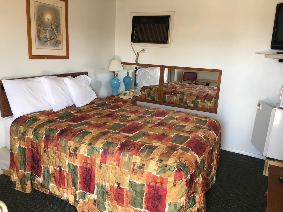 Skyliner Motel Stroud Esterno foto