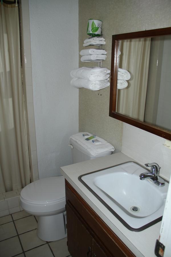 Skyliner Motel Stroud Esterno foto