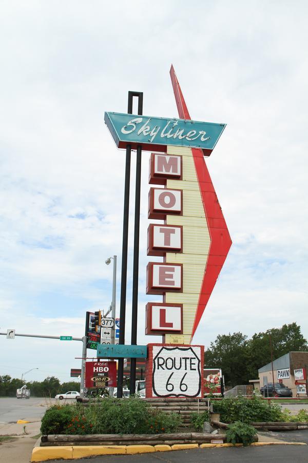 Skyliner Motel Stroud Esterno foto