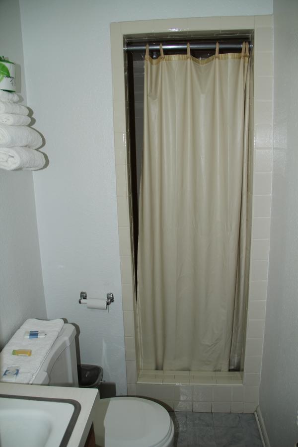 Skyliner Motel Stroud Esterno foto