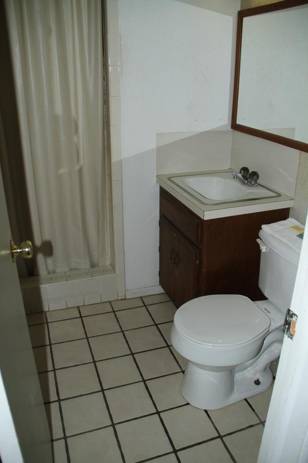 Skyliner Motel Stroud Esterno foto