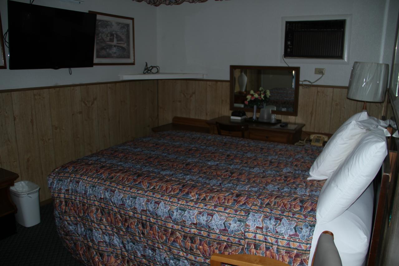 Skyliner Motel Stroud Esterno foto