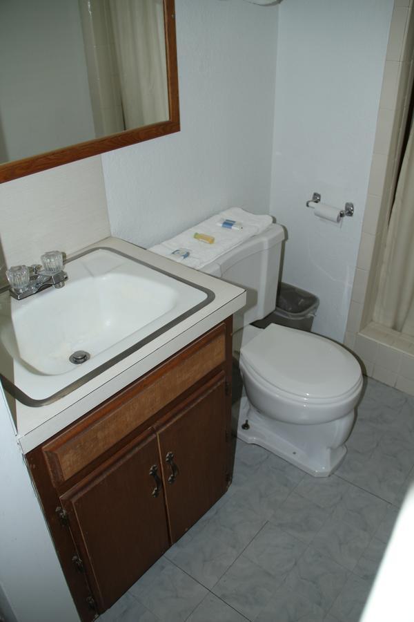 Skyliner Motel Stroud Esterno foto