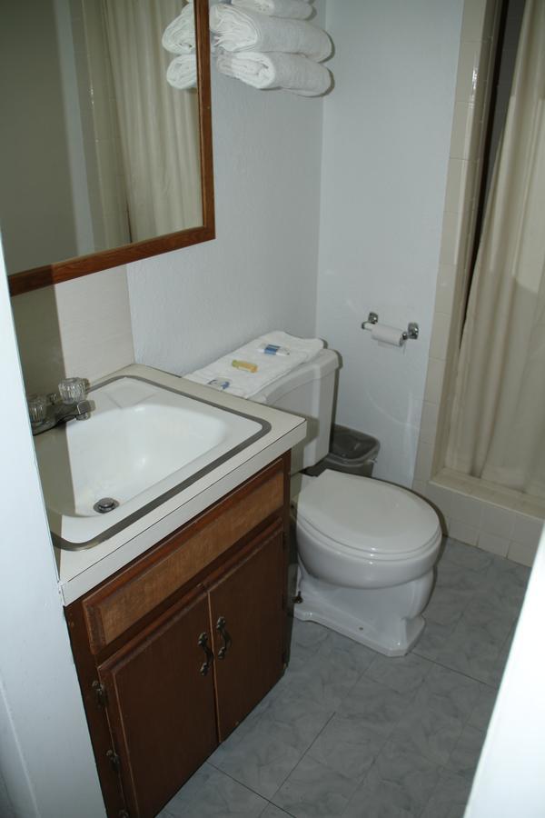 Skyliner Motel Stroud Esterno foto