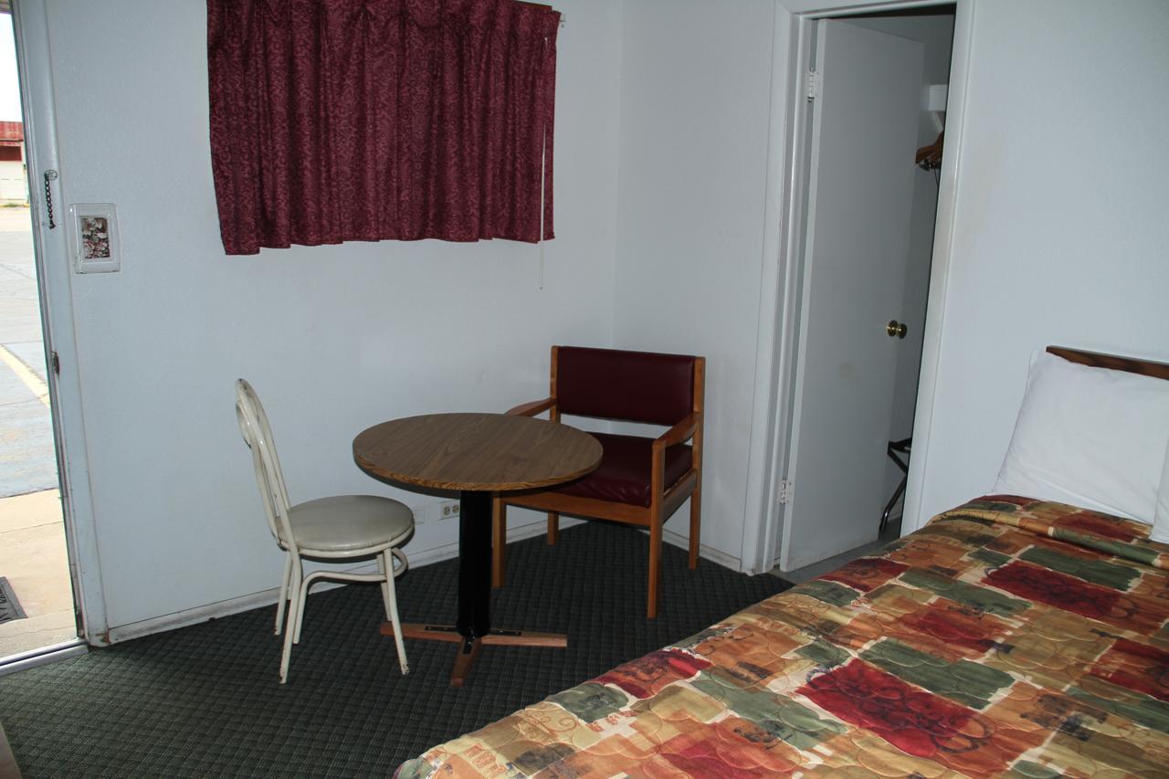 Skyliner Motel Stroud Esterno foto