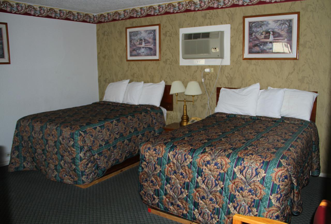 Skyliner Motel Stroud Esterno foto